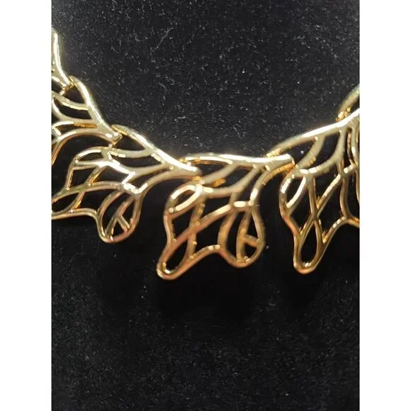 Vintage 1980s Signed Monet Goldtone Wavy Cut Out Link Necklace RARE - Picture 2 of 4